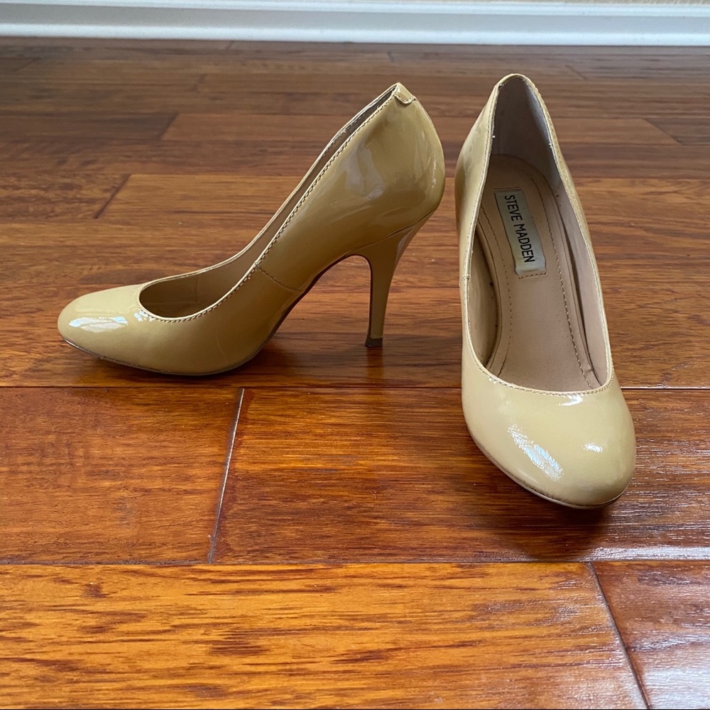 nude Steve Madden pumps